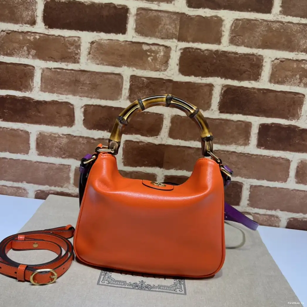 First bag ru Gucci small shoulder Diana bag 0501